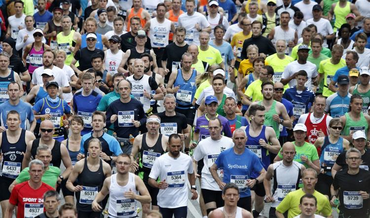 Ræs. Ebbe Juul Nielsen tvivler på, at vi har godt af al den sundhed. Den deler os nemlig i vindere og tabere, gør os bekymrede og får os til at spilde tid på tomme sundhedsritualer. 