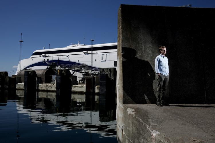 Magtkamp. 26-årige Thomas Tang og de andre små aktionærer vandt første runde over kapitalfonden Polaris i slagsmålet om Mols-Liniens fremtid. 