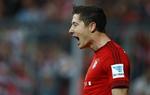 Glad. Efter sine fem mål er polske Robert Lewandowski ikke overraskende i højt humør. 