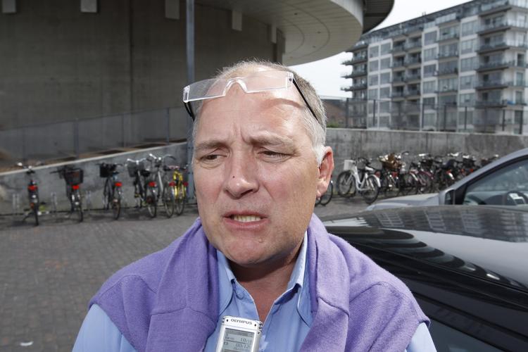 opgivet. Kim Simonsen meddelte i aftes på sin Facebookprofil, at han opgiver at blive LO's nye formand efter Harald Børsting. 