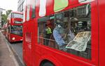 TRÆNGSEL. Turister i London kan komme til at kæmpe med de lokale indbyggere om pladserne i busserne. 