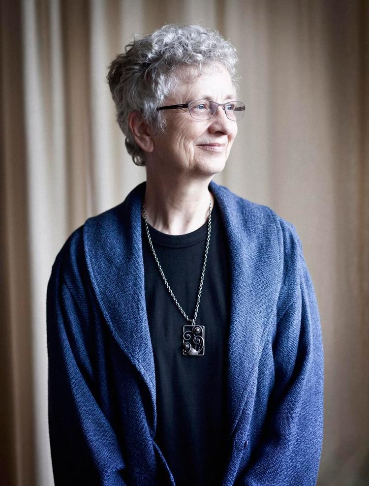 Kvindeliv. Ejrnæs gør sine kvinde-skæbner levende. Foto: Morten Holtum 