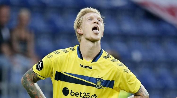 Solgt. Brøndby mangler at få en pæn sum af Palermo for salget af Simon Makienok. 