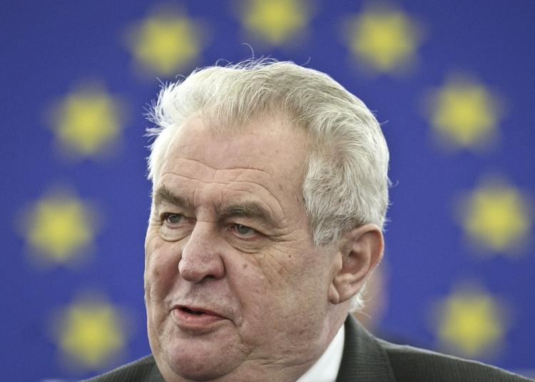 Modstridig. Blandt andre Tjekkiets præsident melder sig som langt fra parat til at indføre flygtningekvoter, efter en omfordeling af 120.000 mennesker i går blev vedtaget af et flertal blandt EU-landene. 
