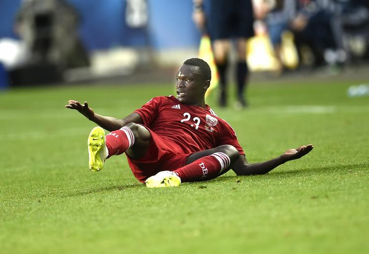 OL-klar. Pione Sisto og det danske U21-landshold sikrede sig adgang til Rio i 2016 ved at nå semifinalen ved EM tidligere i år. Der skal udtages en dansk trup på 18 spillere. Mindst 15 af de 18 spillere skal være født efter 1. januar 1993, da OL-turneringen er forbeholdt U23-spillere. Tre spillere, der er ældre, er dog tilladt på hvert hold. 