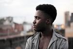 Stjernefrø. Den britiske presse har længe haft 25-årige Kwabs på listen over de største talenter. 