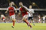 MÅLSCORER. To gange scorede Mathieu Flamini mod Christian Eriksen og Tottenham. 