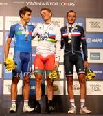 PODIET. VM i enkeltstart gav en overraskende besætning på podiet bestående af verdensmesteren Vasil Kiryienka fra Hviderusland, italieneren Adriano Malori (tv.) og franskmanden Jerome Coppel (th.). 