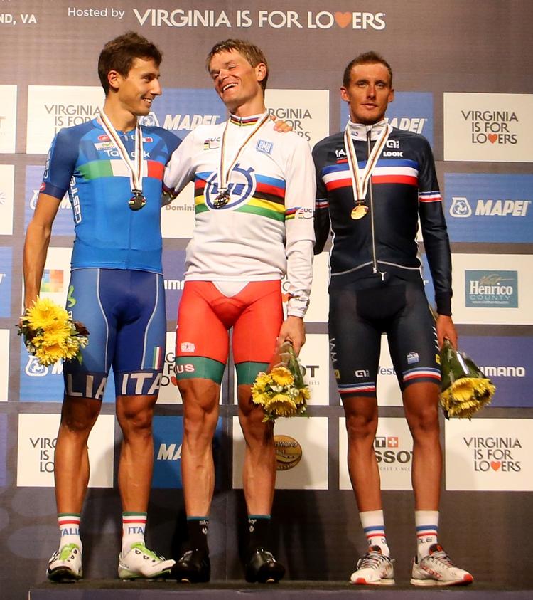 PODIET. VM i enkeltstart gav en overraskende besætning på podiet bestående af verdensmesteren Vasil Kiryienka fra Hviderusland, italieneren Adriano Malori (tv.) og franskmanden Jerome Coppel (th.). 