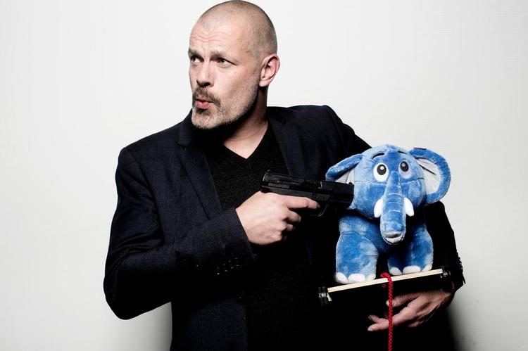 Fremdrift. Dansk film fortæller den samme historie igen og igen, mener Mikkel Munch-Falsm der er ny konsulent for spillefilm på DFI. Og det er ikke kun film om Lille Per og Elefanten Bodil, som Munch-Fals er klar til at aflive. 