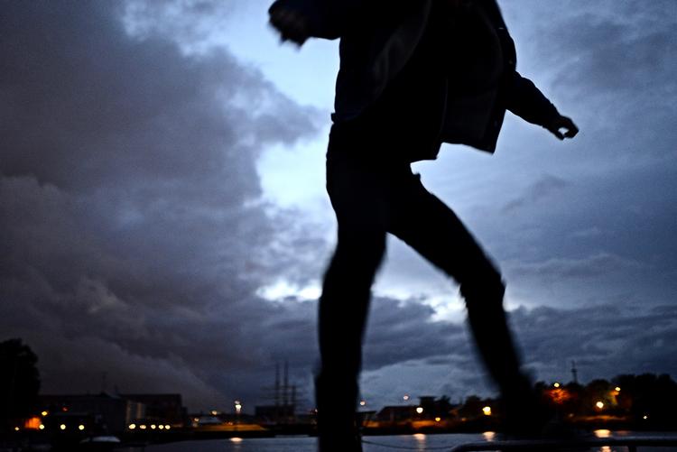 »Ens hoved bliver direkte påvirket af, hvor meget himmel man kan se. Om natten bliver urolige sjæle vugget i søvn -  som i en mors mave«, forklarer Tage. 