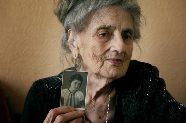 88-årige Anna Vasiljevna Bigus blev som 19-årig skilt fra sin familie i Ukraine og tilbragte 10 år af sit liv i en Gulag-lejr i Norilsk. Da hun blev løsladt i en alder af 29, havde hun mistet alt i Ukraine - og blev i Norilsk, hvor hun fik familie og har boet siden. 