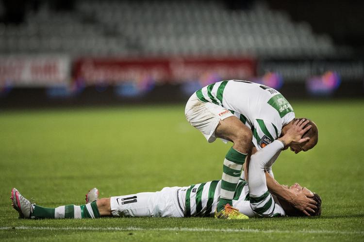 VINDERE. Med sejren over AaB hopper Mikkel Rask og Jonas Kamper sammed med Viborg et godt stykke væk fra bunden. 