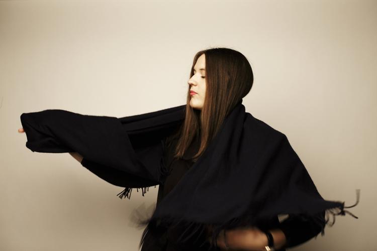 Anderledes. Lise Davidsen skilte sig ud i sin norske hjemby, hvor det var håndbold og ikke opera, der fyldte mest. 