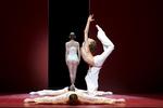 KINDERÆG. Der er virtuossjov med balletten, når 'Short Time Together' tager afsked med alvoren (Stephanie Sahlgren og Gregory Dean samt Andreas Kaas og Alexander Bozinoff). 