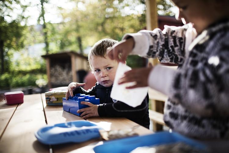 Finanslov. Regeringen vil skrotte den tidligere regerings udspil på børneområdet. Desuden vil udviklingsbistanden blive skåret ned. Arkivfoto. 