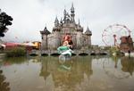 DISMALAND. Banksys kæmpe installation skal nu rives ned. 