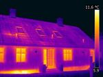 isoleret. Rockwool lever af at isolere huse, så varmen ikke ryger ud i det blå. Før fyringsrunden var der 11.000 medarbejdere i mere end 35 lande. 