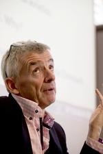 ambitiøs. Ryanairs hjemmeside skal ikke bare være et flyselskab-site, men en slags Amazon for rejser i Europa, siger topchefen, Michael O'Leary. 