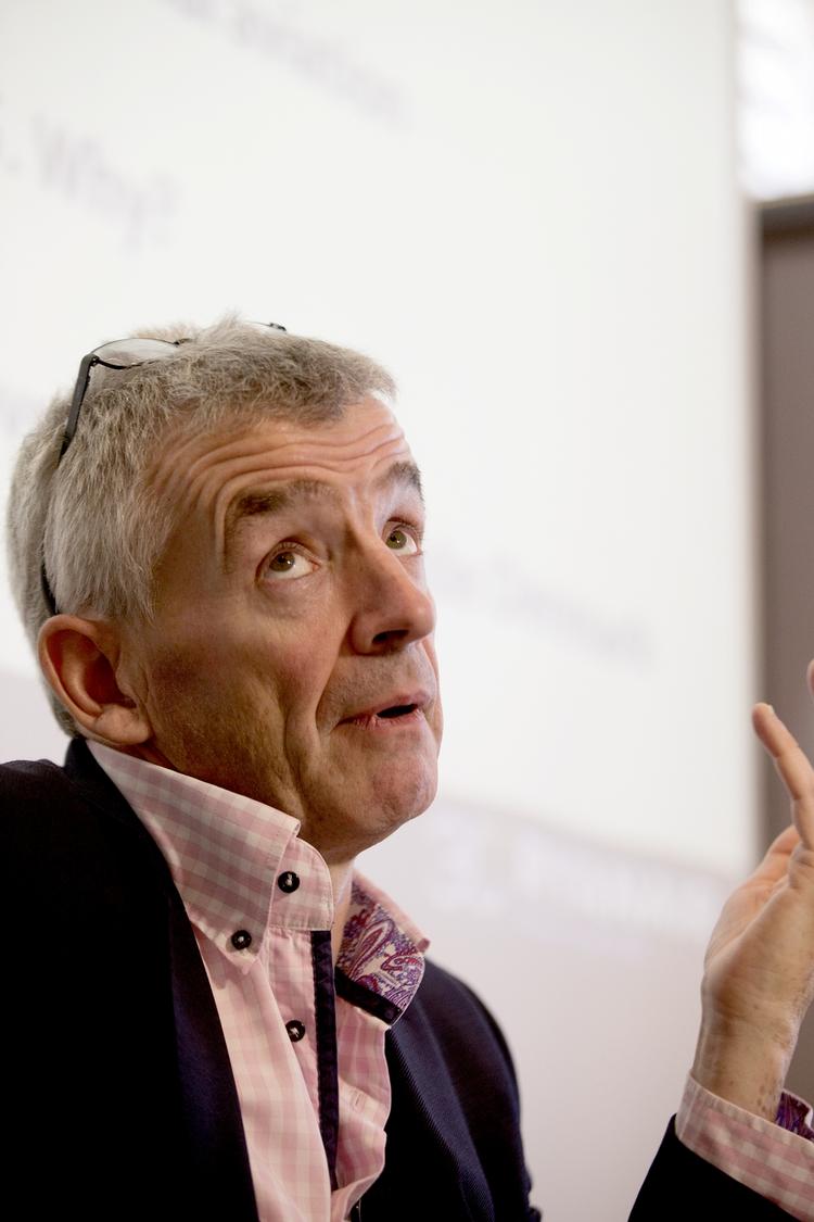 ambitiøs. Ryanairs hjemmeside skal ikke bare være et flyselskab-site, men en slags Amazon for rejser i Europa, siger topchefen, Michael O'Leary. 