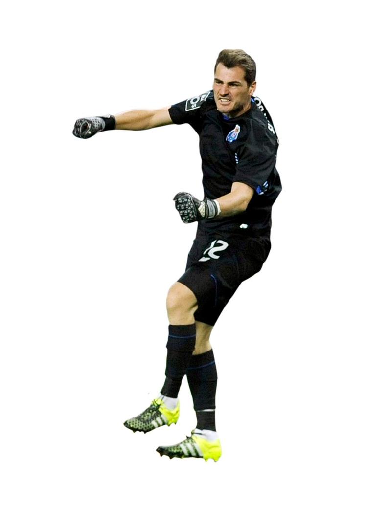 SKANSE. Iker Casillas har i Porto skrevet under på en 2-årig kontrakt med option på yderligere 1 år. Han har også fortsat den spanske landstræner Vicente del Bosques tillid. 