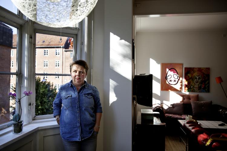 Dom. »Når vi taler situationer, hvor regnskaber på rigtig, rigtig mange millioner ikke holder, så kommer man nemt til at føle sig meget lille i et meget stort system«, siger Mette Herholdt Mertz, beboer i Klostergaarden. 