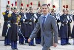 KRIGSFORBRYDERSAG? Bashar al-Assad har tidligere været modtaget med pomp og pragt i Paris som officiel gæst. Nu undersøger en anklagemyndighed, om der er grundlag for at rejse en krigsforbrydersag mod ham. 