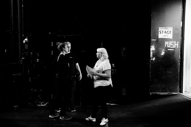 Christina Charlotte fra Køge er den første, der skal alene på scenen. 