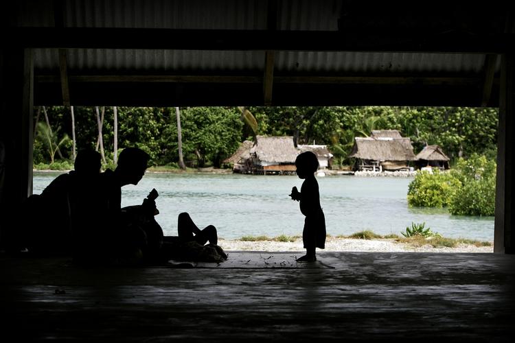 Klimaforandringer.Østaten Kiribati mellem Hawaii og Australien spåes i løbet af nogle årtier at være ubeboelig på grund af global opvarmning. 