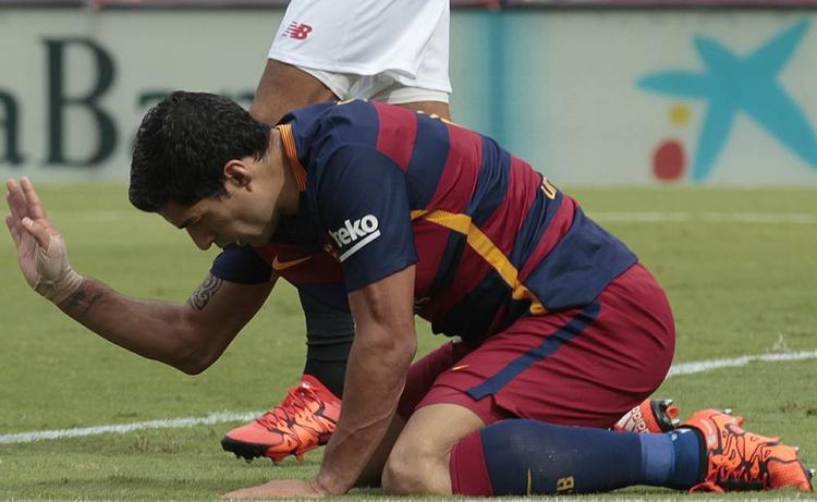 Frustrationer. Barcelona ramte træværket fire gange i Sevilla, men tabte 2-1. 