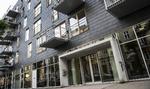 Plejeboliger. Udgiften for boligydelsen er i dag på 10 milliarder kroner årligt, og der skal derfor indføres loft over den støtteberettigede husleje. Her ses Fælledgården på Østerbro i København. 