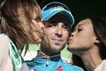 SEJR. For femte gang i år stod Vicenzo Nibali til sejrskys efter et cykelløb. 