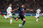 Dobbelt. Zlatan og co. fører den franske række med 5 point ned til oprykkerne fra Angers. 