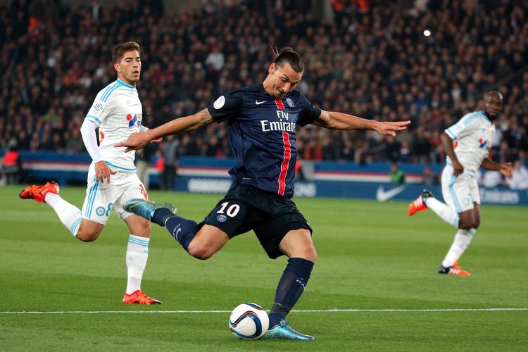 Dobbelt. Zlatan og co. fører den franske række med 5 point ned til oprykkerne fra Angers. 