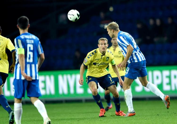 AKTIV. Thomas Kahlenberg (i midten)fik en halv times landsholdsforberedelse mod Esbjerg. 