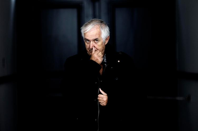 Mindet. Forfattere og kolleger mindes Henning Mankell. 