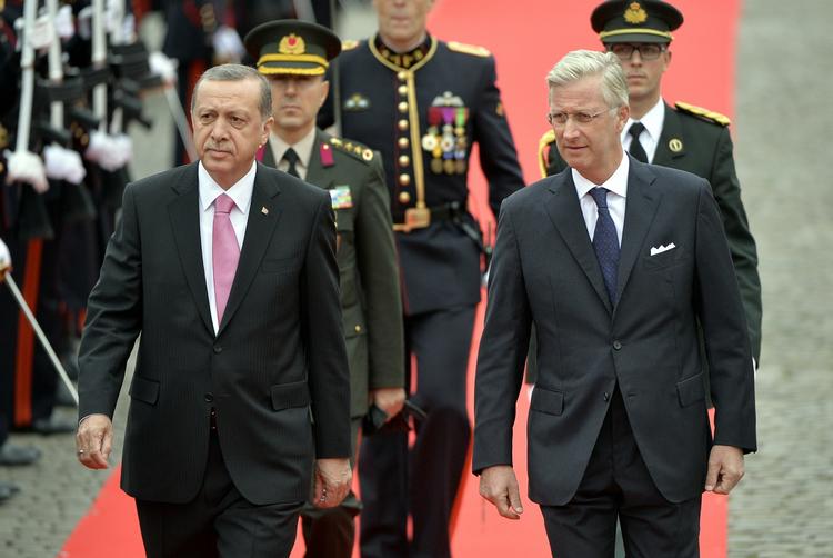 Ombejlet. Tyrkiets præsident, Recep Tayyip Erdogan, blev modtaget af Kong Phillippe under sit statsbesøg i Belgien, men mødtes også senere med EU's øverste ledelse. 