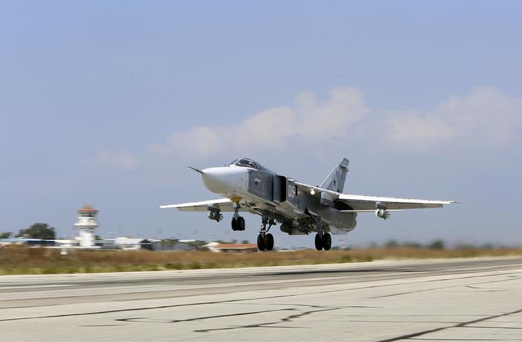 Afgnag. Et russisk kampfly letter fra luftbasen i Syrien. 