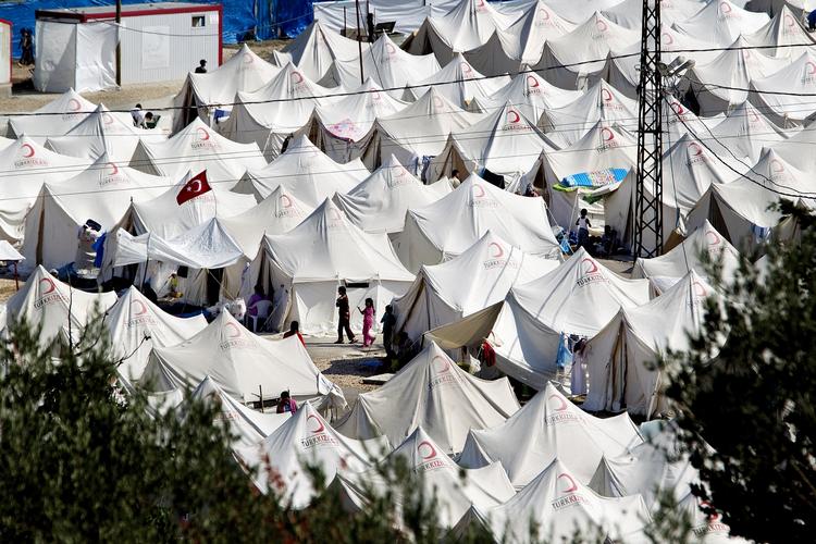 Krise. Flygtningekrisen har skabt et skelsættende skred i magtbalancen med EU. Det kommer som en gave til Erdogan og hans parti midt under valgkampen frem til Tyrkiets parlamentsvalg om en måned. 