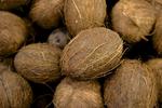 Nødder. Olien, der bliver udvundet af disse nødder, er blevet meget populær blandt en stor gruppe mennesker. 