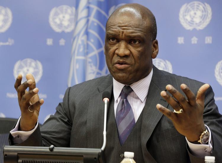 Skandale. »John Ashe gjorde det meget klart i emails og dokumenter, at han kunne bruge sin adgang til ministerpræsidenten og andre embedsmænd til at sætte møder op og fremme kontrakter med forretningsfolk, der var klar til at betale«, siger FBI om den tidligere FN-topdiplomat. 