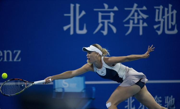 nederlag. Caroline Wozniacki blev i perioder kørt rundt på banen af Angelique Kerber. 