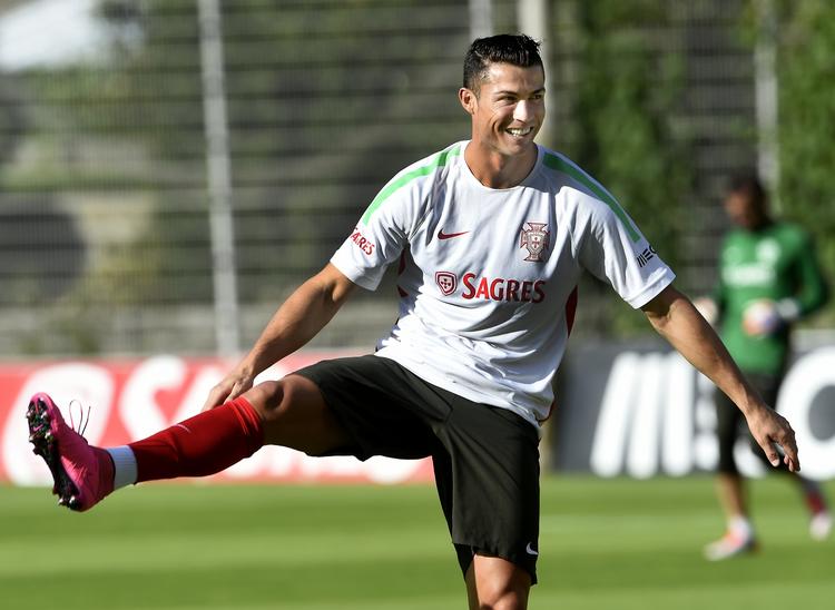 kaptajn. Med 122 landskampe er Cristiano Ronaldo den helt store skikkelse på Portugals landshold. 