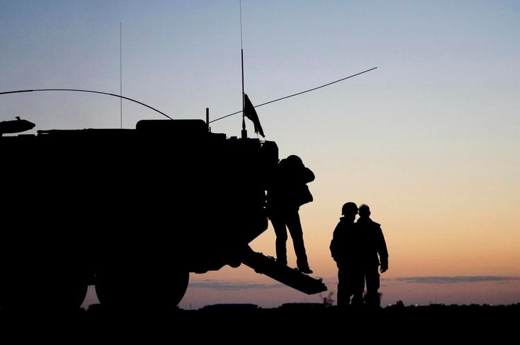 Fanger. Forsvaret har hemmeligholdt omstændighederne omkring ulovlig overdragelse af 12 fanger i Irak i 2004-07. 