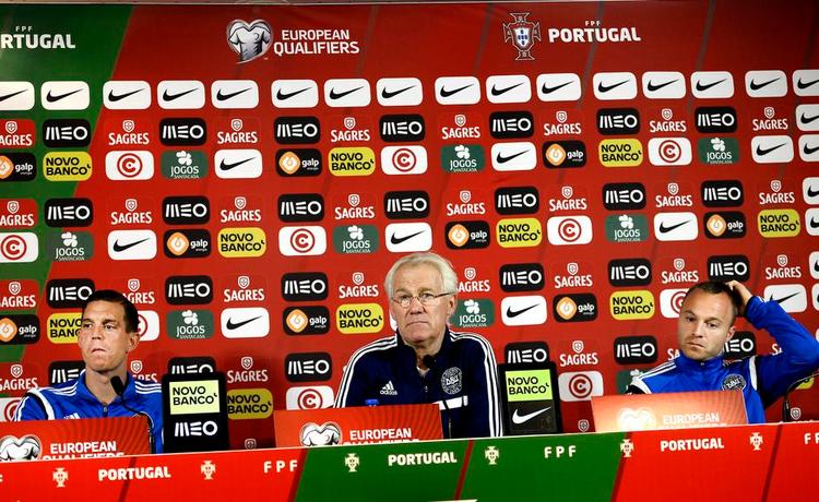Alvor. Danmark skal helst vinde aftenens kamp mod Portugal, erkendte landstræner Morten Olsen med en stiv mine – men mindre kan også vise sig at være nok. 