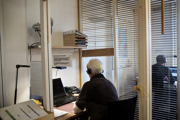 Selvmord. »Vi ved, at det er om natten, og de tidlige morgenstunde, hvor folk er længst nede og gør alvor af at begå selvmord«, siger Liselott Blixt, sundheds- og psykiatriordfører. 