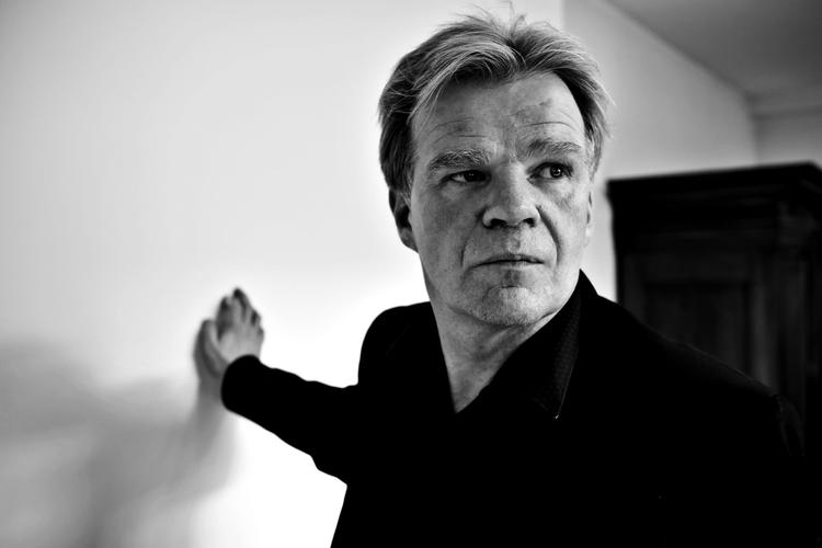 Mesterfortæller. Den islandske forfatter Einar Már Gudmundsson har skrevet en roman om den danske Jørgen Jürgensen. 