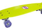 Pennyboard. D-street er billig version af det oprindelige australske Pennyboard, som er et kort skatebord (55 cm), lavet i plastik og med gummihjul. Det er let at køre på, og hurtigt at gemme af vejen. Dette board er i neonfarver med lys i hjulene, men selv om det ligner legetøj, er det et rigtigt board. Pris 499 kroner hos Mills.dk. 