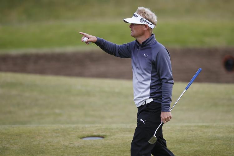 FØRERBOLD. Seks birdies og to bogeys lavede Søren Kjeldsen i dag, da han avancerede til førstepladsen på ugens European Tour-turnering. 