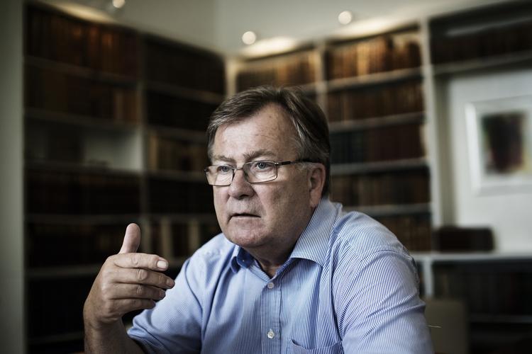 Kritik. Socialdemokraterne kritiserer finansministeren for at »manipulere«, når han i pressen maler sorte skyer over dansk økonomi. 